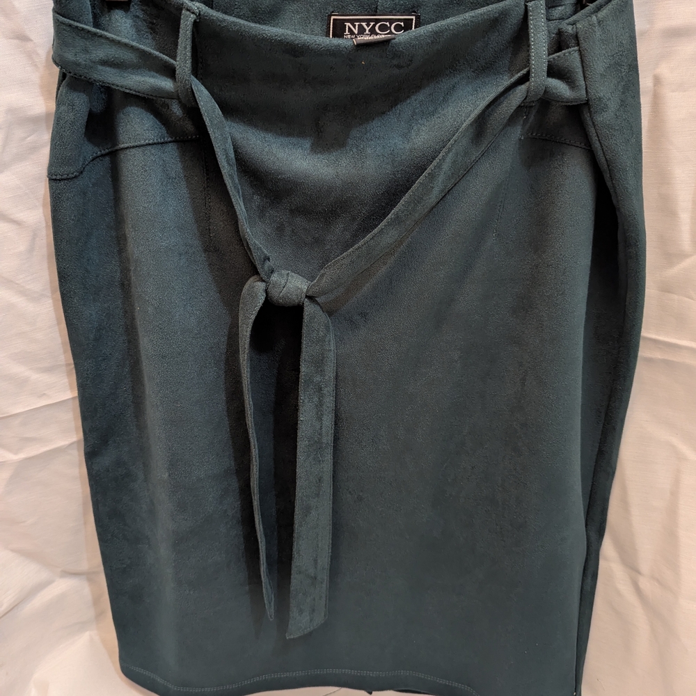 227 NYCC Women's Green Pencil Skirt